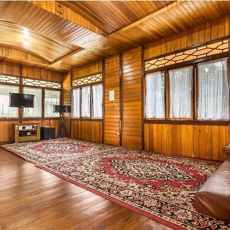 Villa Anjung Balak Чисаруа Экстерьер фото