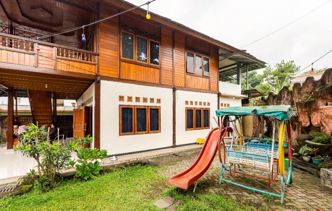 Villa Anjung Balak Чисаруа Экстерьер фото